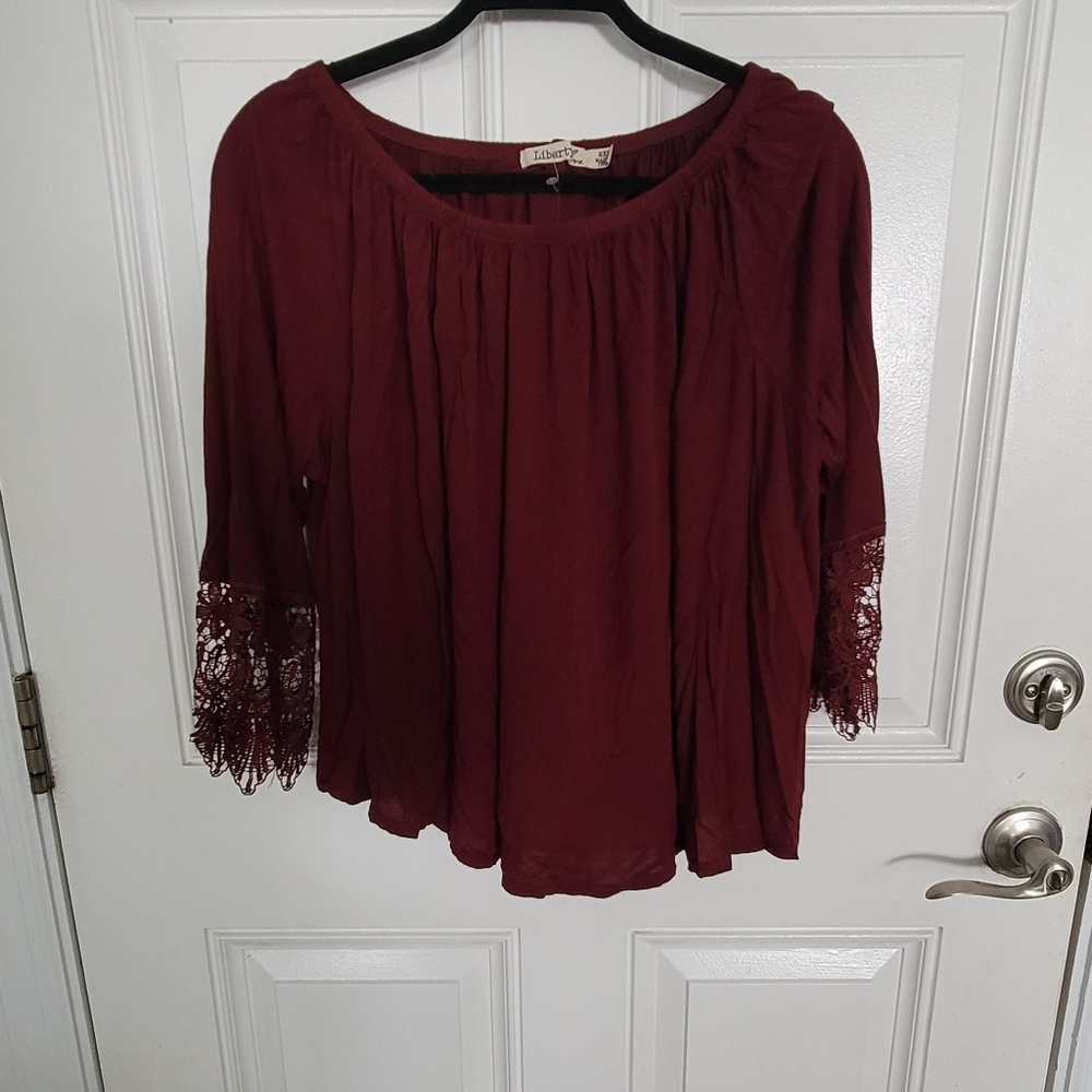 Off Shoulder Lace Sleeve Top